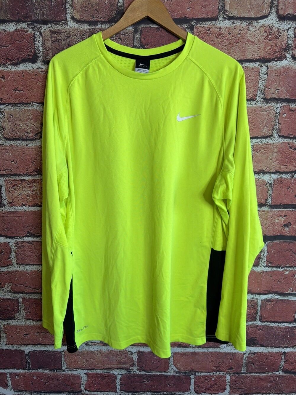 Men’s Nike Dri-Fit Long Sleeve Shirt Size 2XL Neon Green